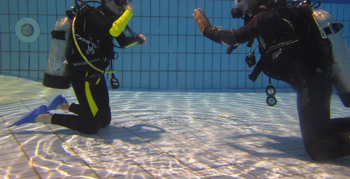 scuba diving training